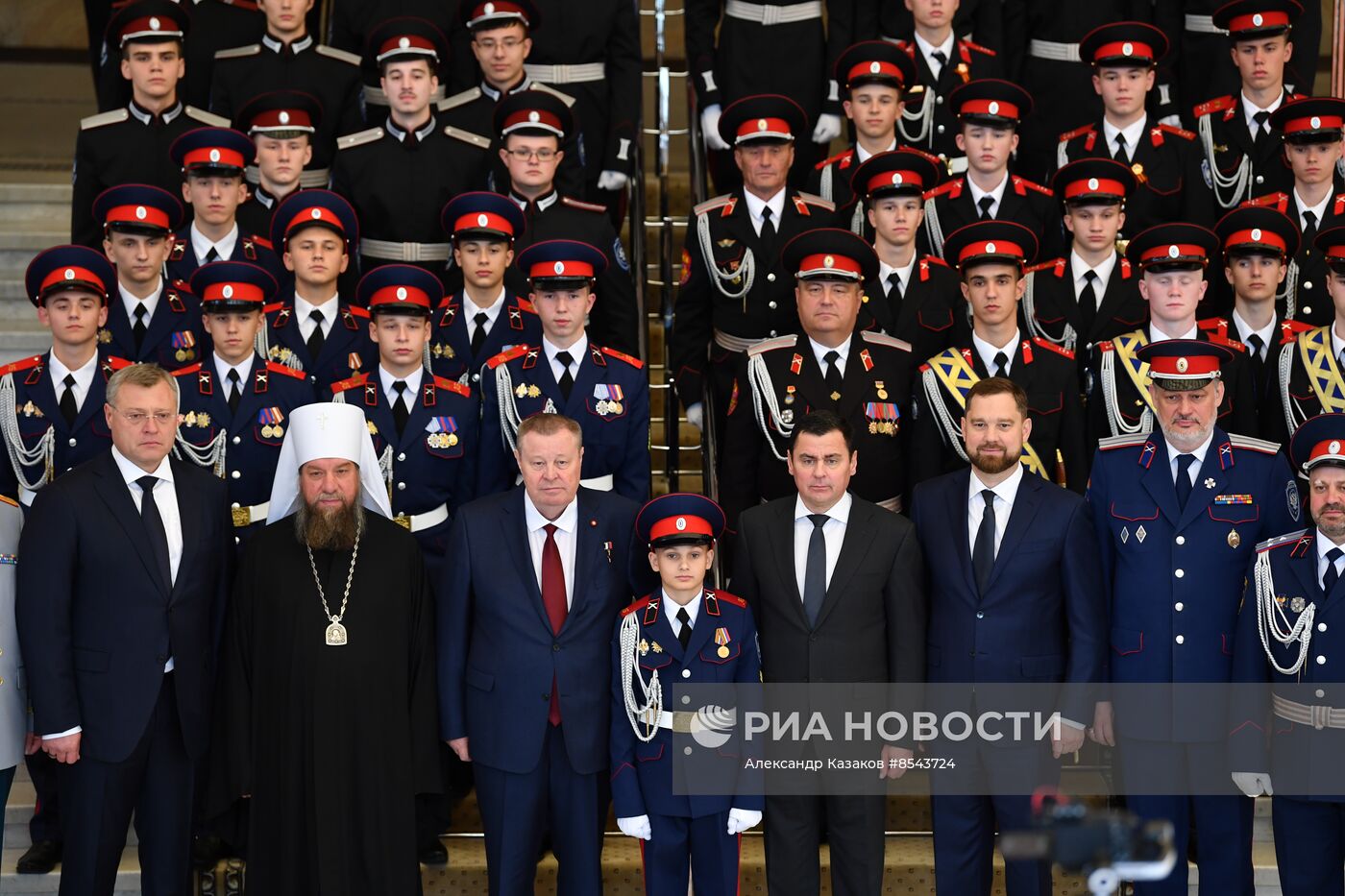 Передача переходящего знамени президента РФ Казачьему кадетскому корпусу имени атамана И. А. Бирюкова