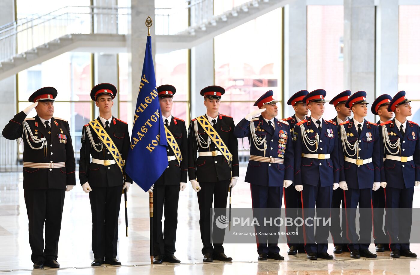 Передача переходящего знамени президента РФ Казачьему кадетскому корпусу имени атамана И. А. Бирюкова