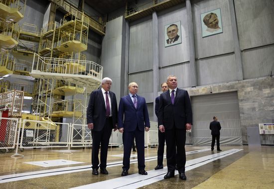 Президент РФ В. Путин посетил ПАО "РКК "Энергия" им. С.П. Королёва"