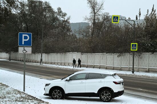 Снег в Москве 