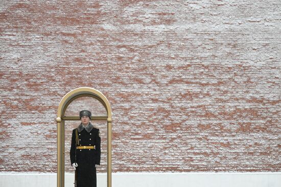 Снег в Москве 