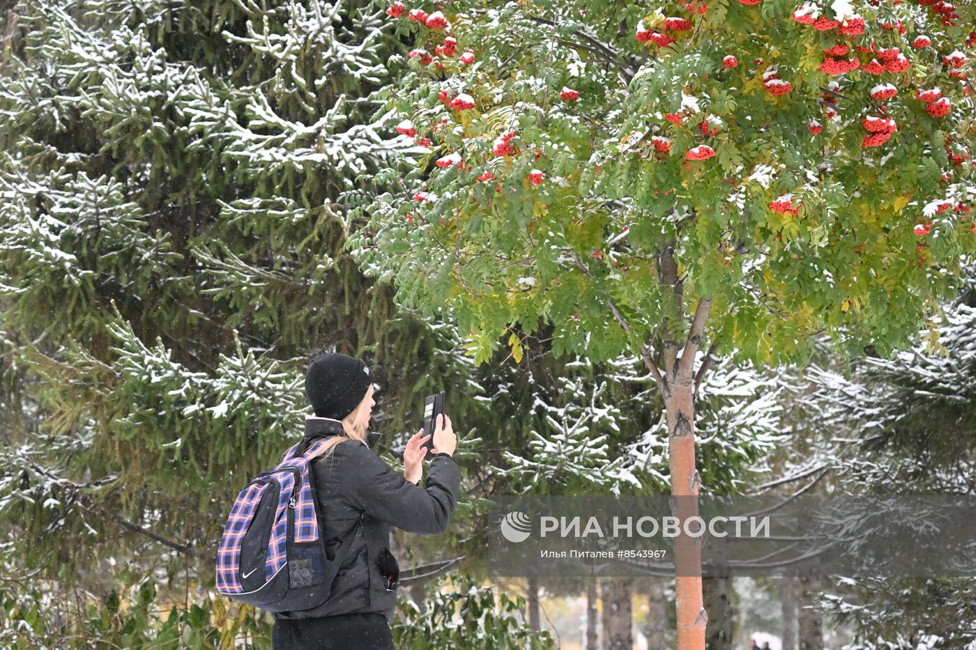 Снег в Москве 