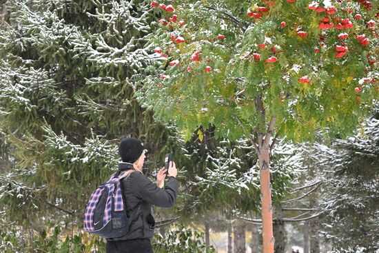 Снег в Москве 