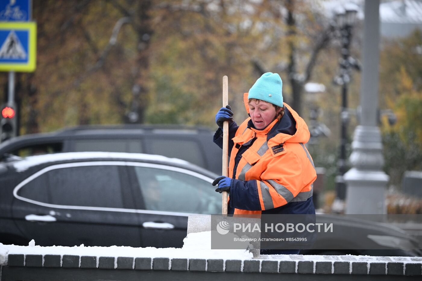 Снег в Москве 