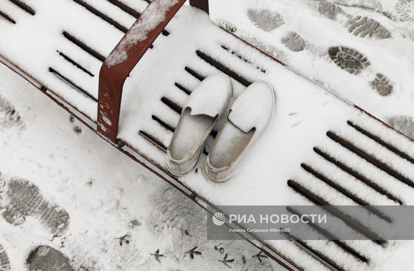 Снег в Москве 