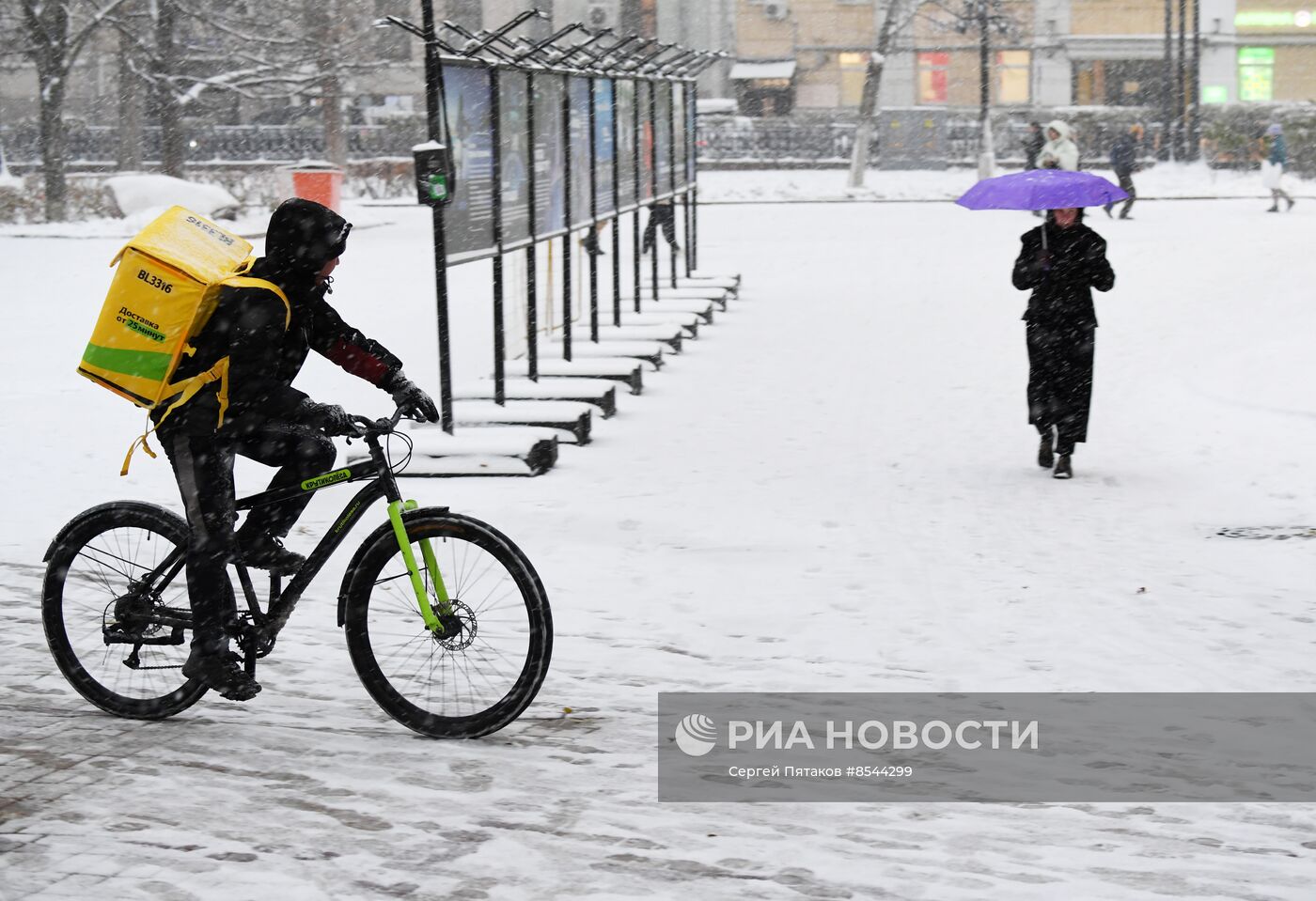 Снег в Москве