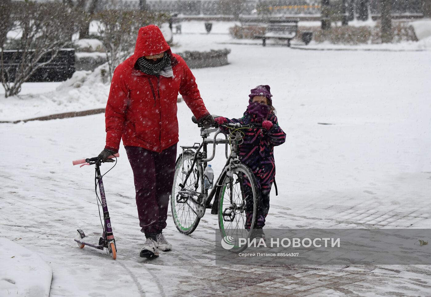 Снег в Москве