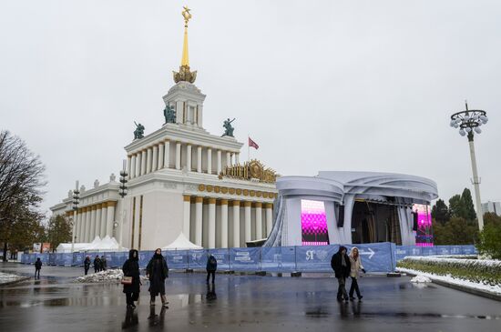 Подготовка к международной выставке-форуму "Россия" на ВДНХ