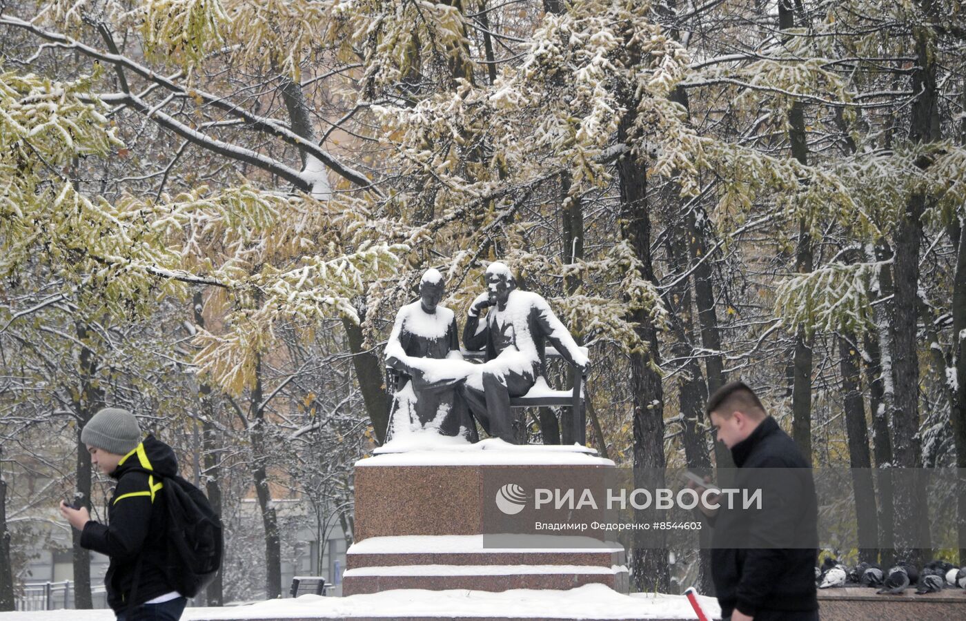 Снег в Москве