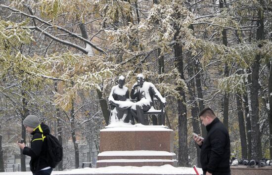 Снег в Москве