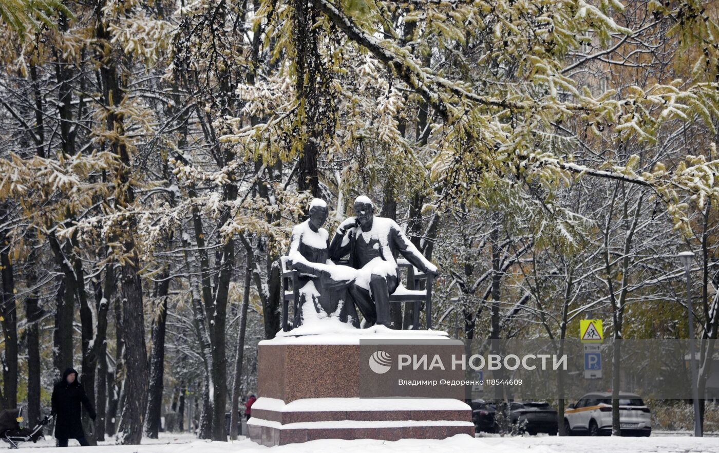 Снег в Москве