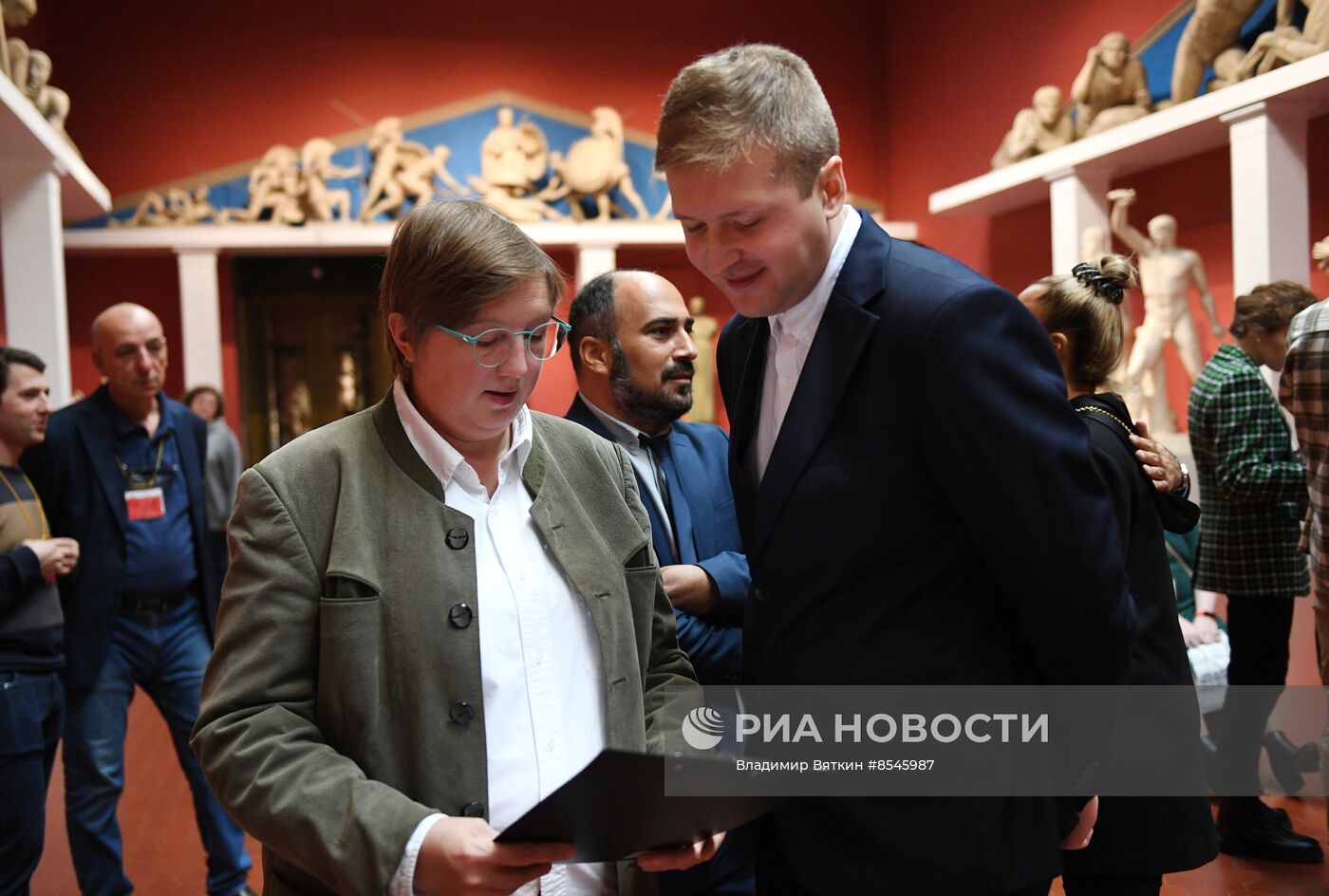 Выставка "Царство Урарту. Наследие древней Армении. Урашту - Харминуя - Армина"