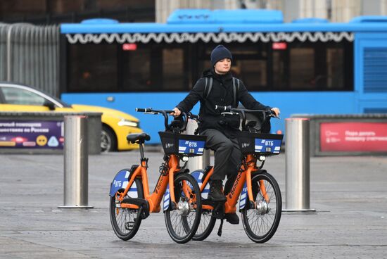 Теплая погода в Москве 