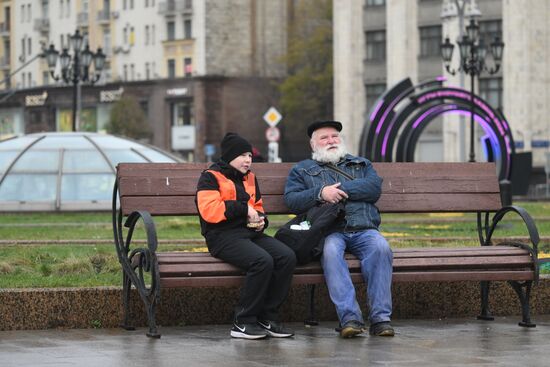 Теплая погода в Москве 