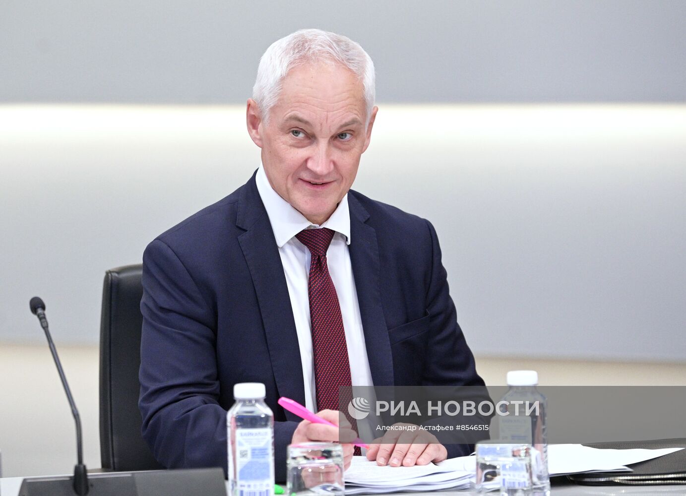 Премьер-министр РФ М. Мишустин провел совещание по экономическим вопросам