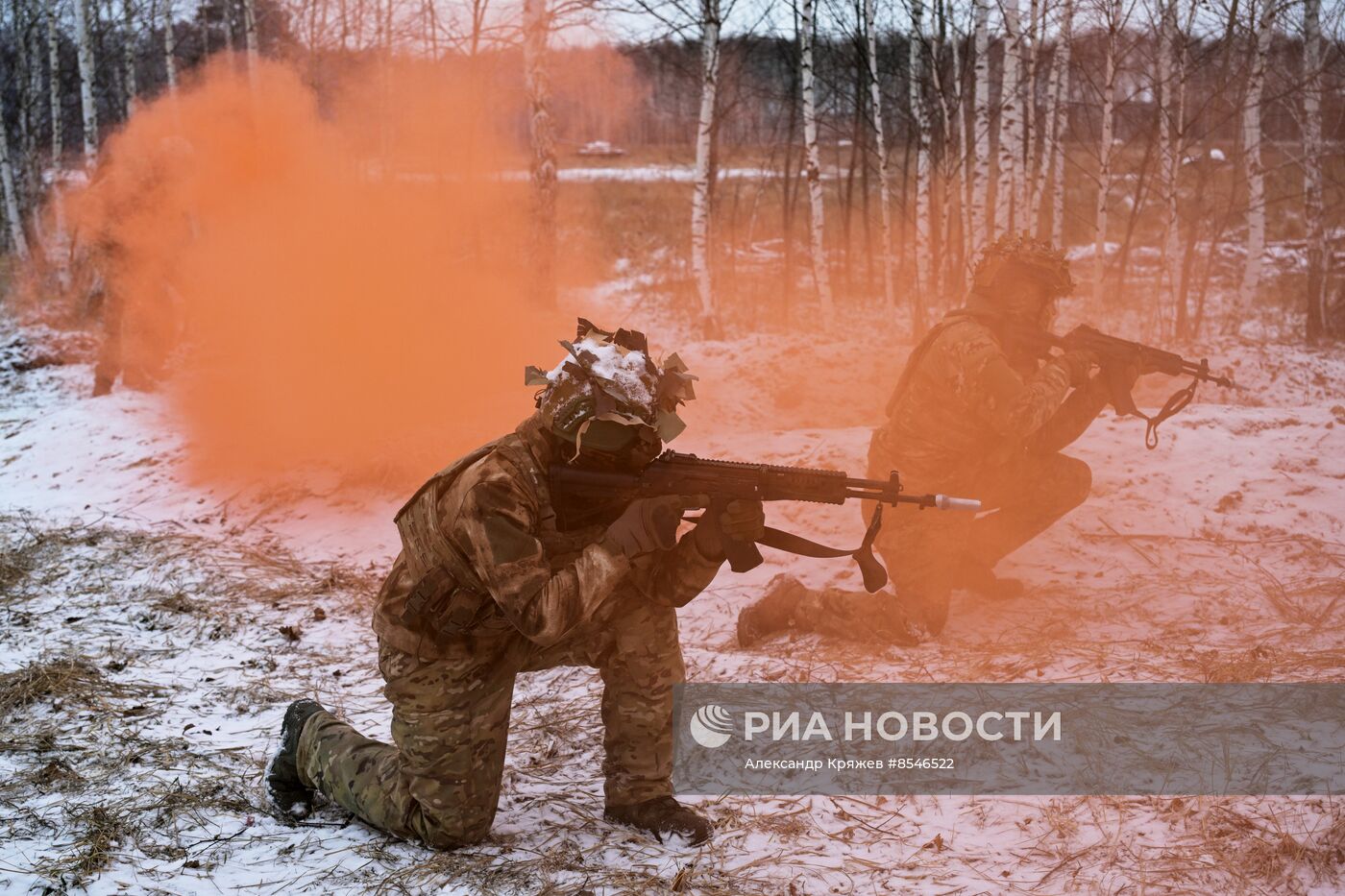 Практические занятия курсантов кафедры разведки Новосибирского высшего военного командного училища