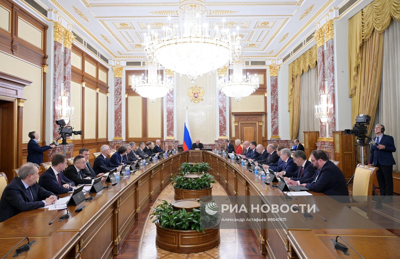 Премьер-министр РФ М. Мишустин провел заседание правительства РФ