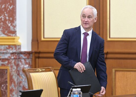 Премьер-министр РФ М. Мишустин провел заседание правительства РФ