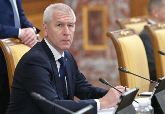 Премьер-министр РФ М. Мишустин провел заседание правительства РФ