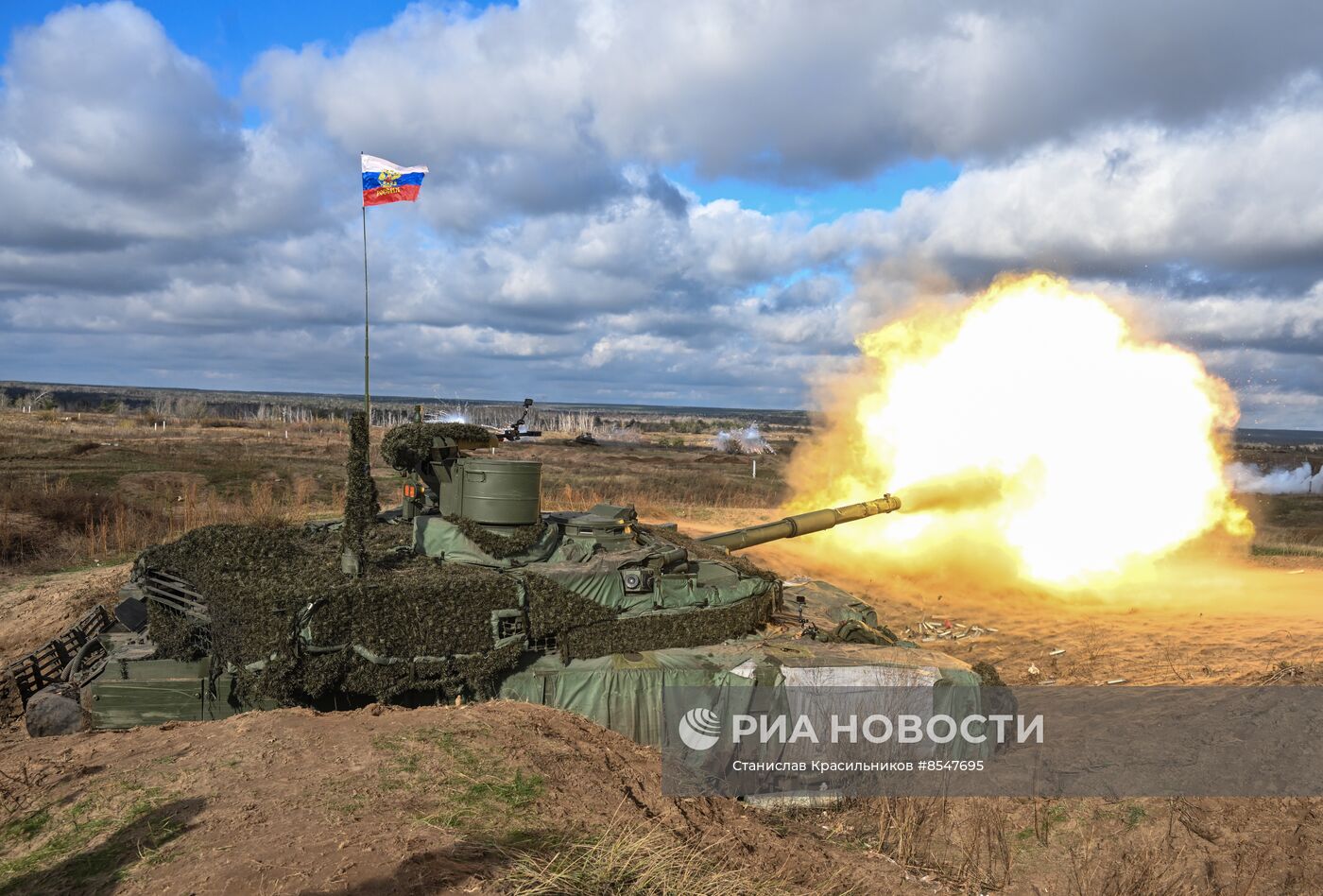 Боевое слаживание экипажей танков Т-90М "Прорыв" в зоне СВО