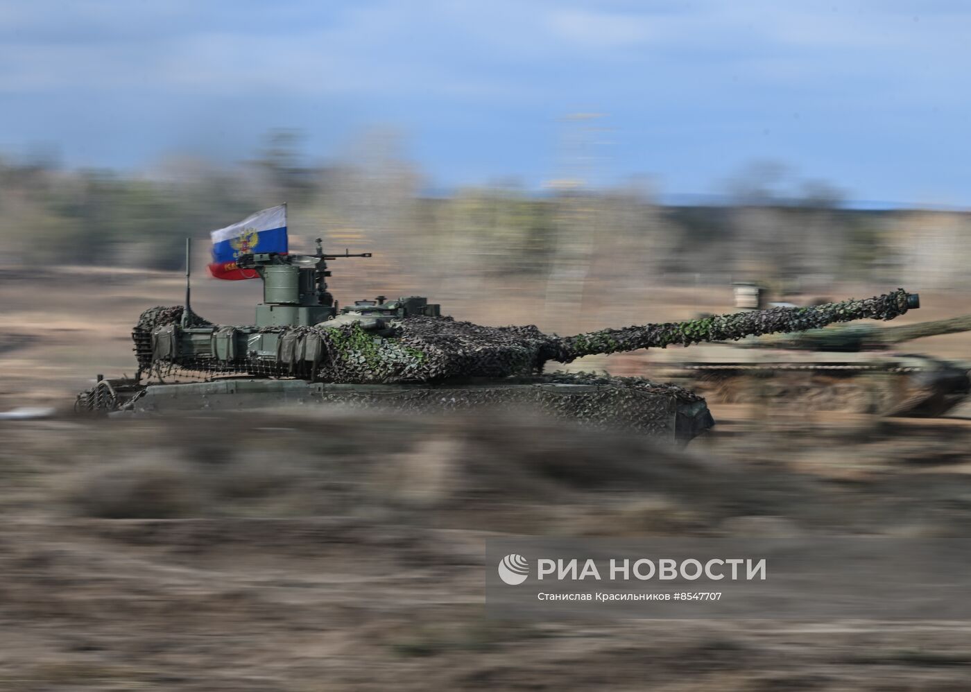 Боевое слаживание экипажей танков Т-90М "Прорыв" в зоне СВО