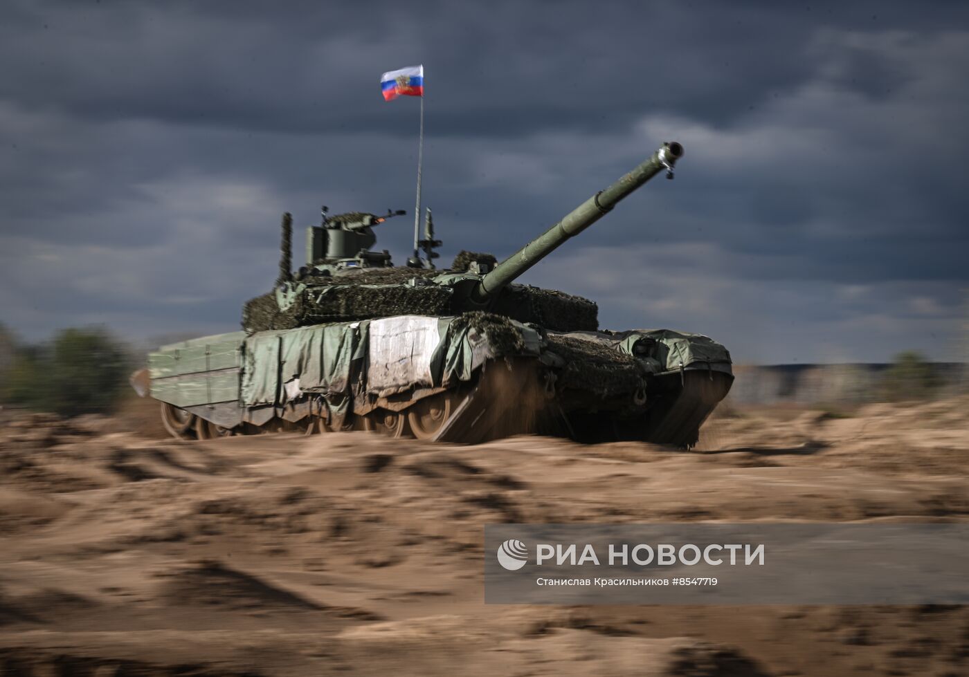 Боевое слаживание экипажей танков Т-90М "Прорыв" в зоне СВО