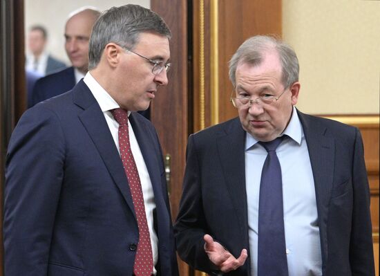 Премьер-министр РФ М. Мишустин провел заседание правительства РФ