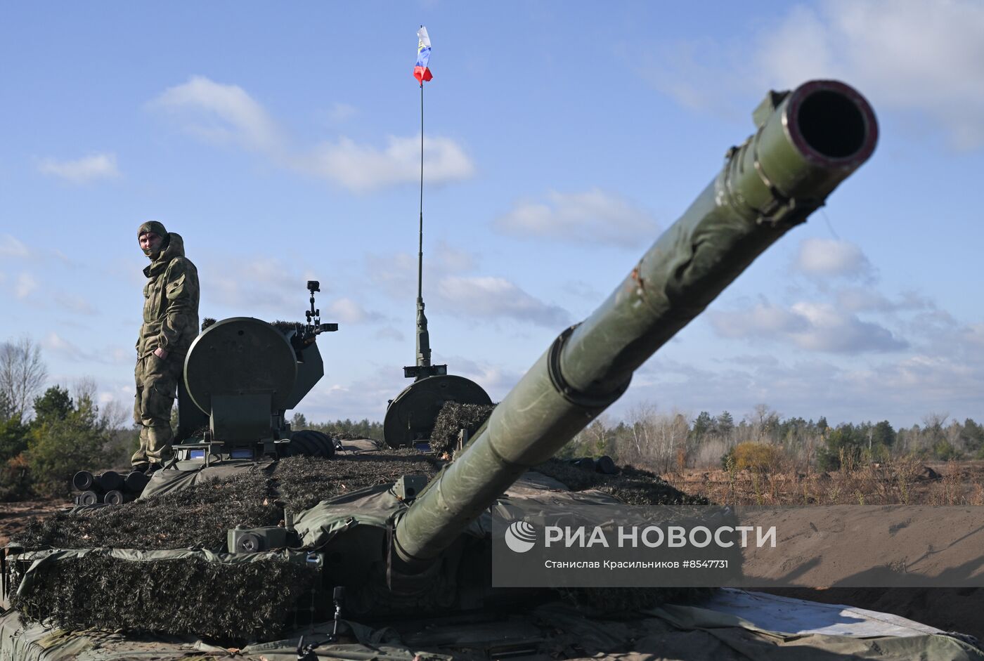 Боевое слаживание экипажей танков Т-90М "Прорыв" в зоне СВО