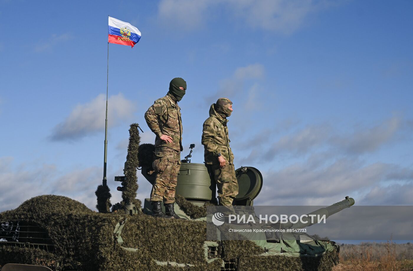 Боевое слаживание экипажей танков Т-90М "Прорыв" в зоне СВО