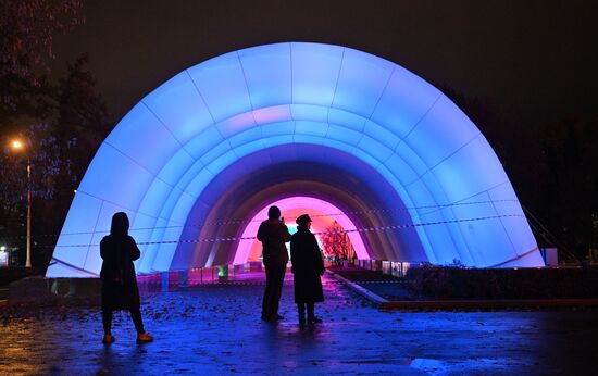 Праздничная подсветка к выставке-форуму "Россия" на ВДНХ