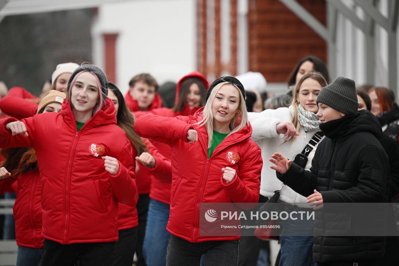 Выставка "Россия". Работа ярмарки фермерской продукции и виноделов