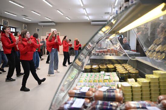 Выставка "Россия".  Работа ярмарки фермерской продукции и виноделов 