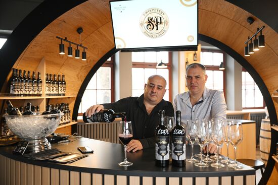 Выставка "Россия".  Работа ярмарки фермерской продукции и виноделов 