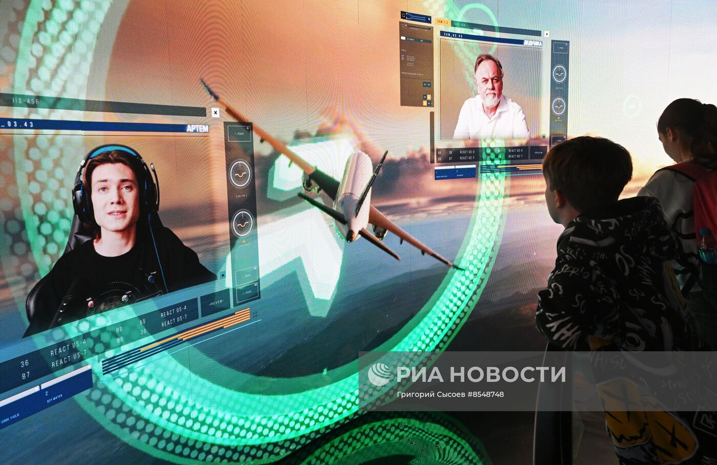 Работа выставки "Россия"