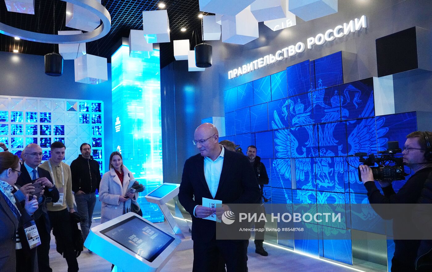 Вице-премьер Д. Чернышенко на открытии выставки "Россия"