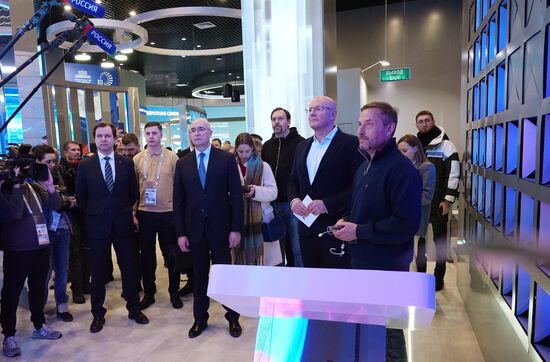 Вице-премьер Д. Чернышенко на открытии выставки "Россия"