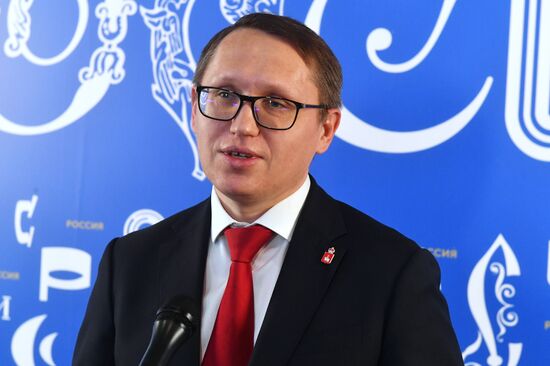 Международная выставка-форум "Россия"
Алексей Черников, заместитель председателя правительства Пермского края
Павильон №75 Место: Россия, Москва. Автор: Михаил Воскресенский/РИА Новости. Выставка "Россия". Пресс-подходы