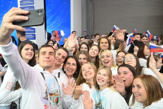 Работа выставки "Россия"