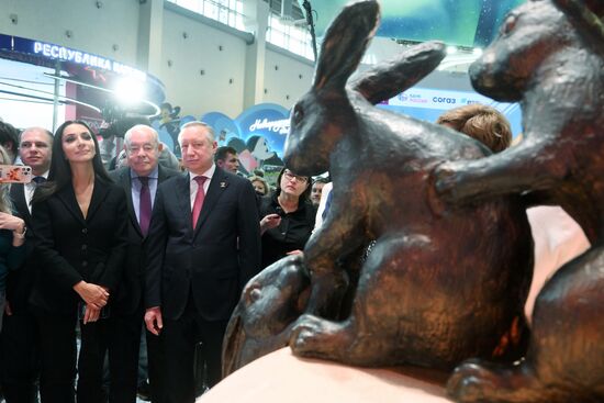 Работа выставки "Россия"