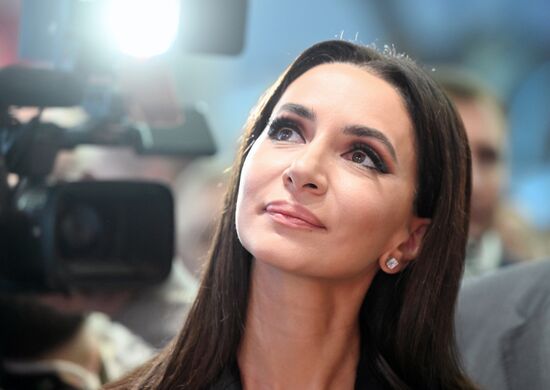 Работа выставки "Россия"