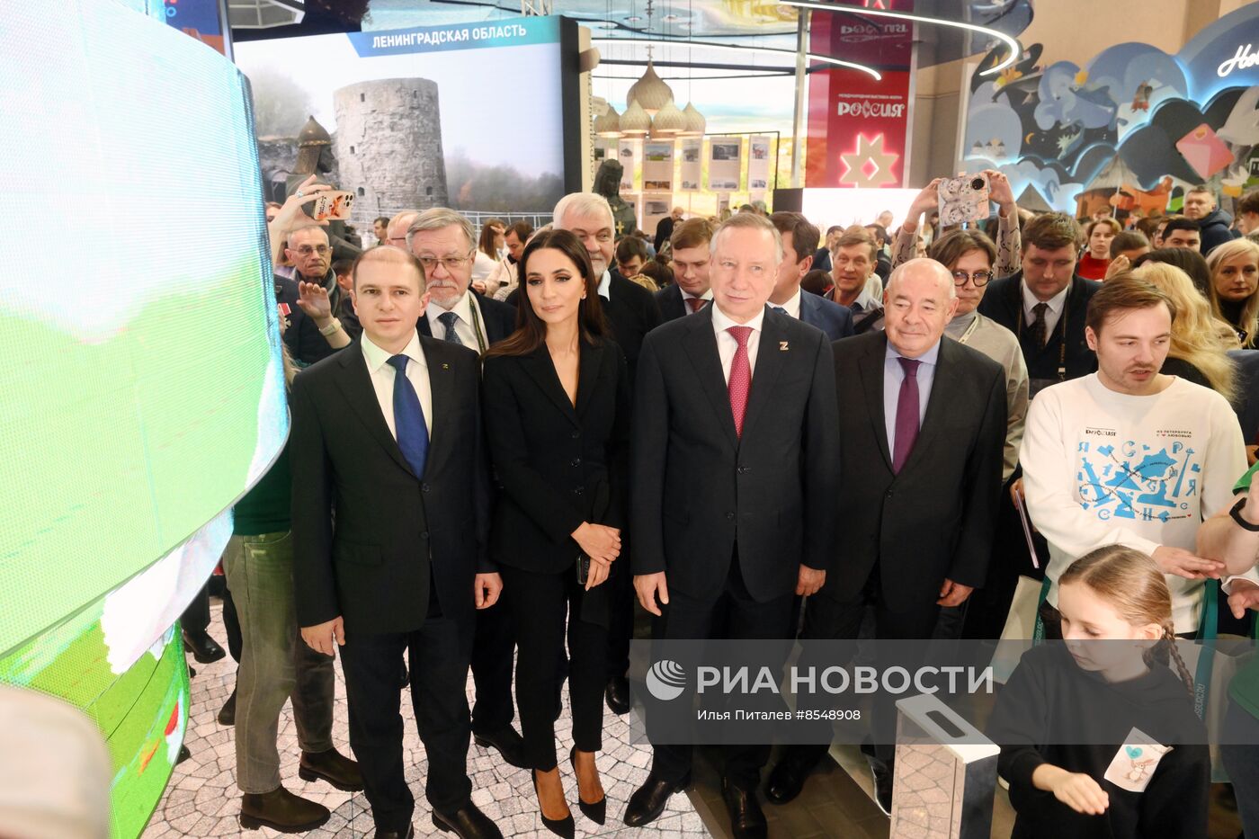 Работа выставки "Россия"