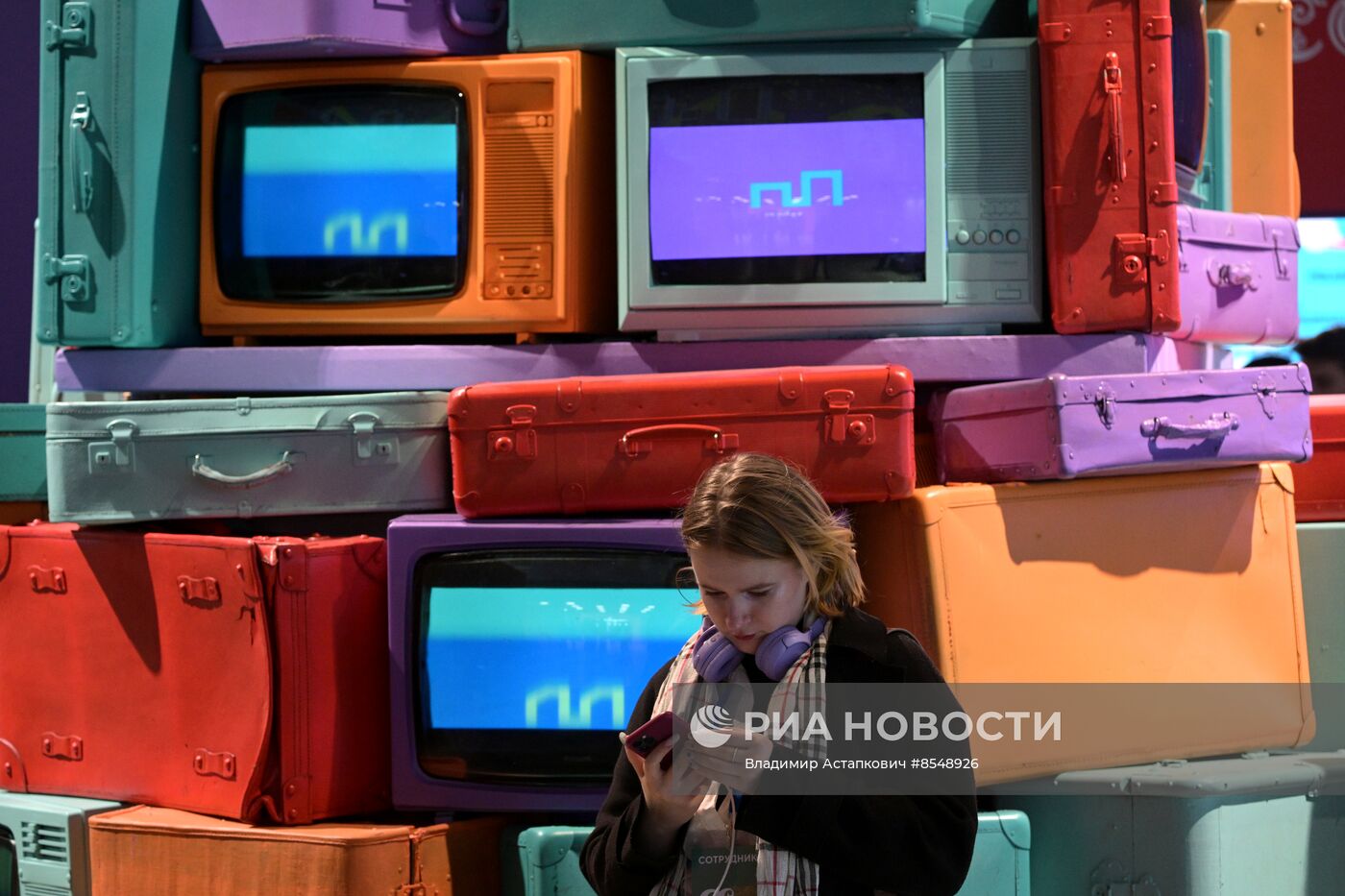 Работа выставки "Россия"