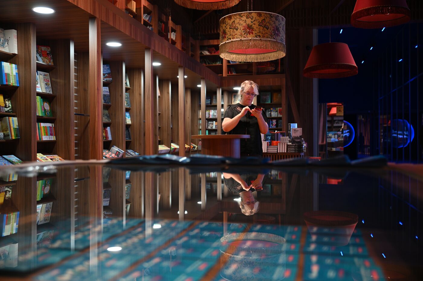 Выставка "Россия". Работа павильона "Газпром"