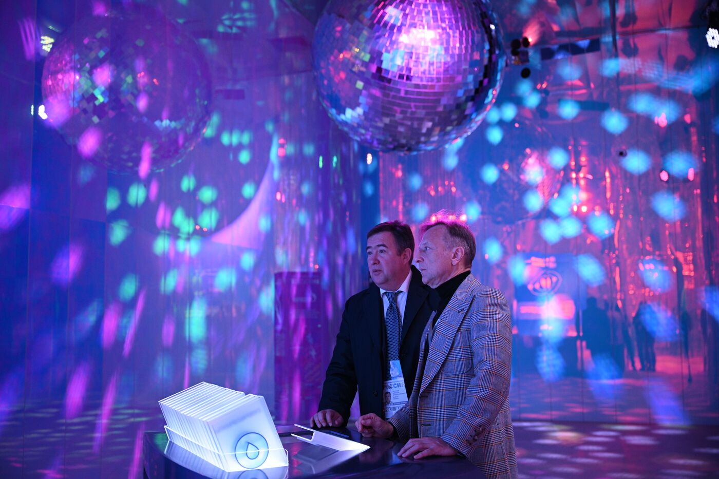 Выставка "Россия". Работа павильона "Газпром"