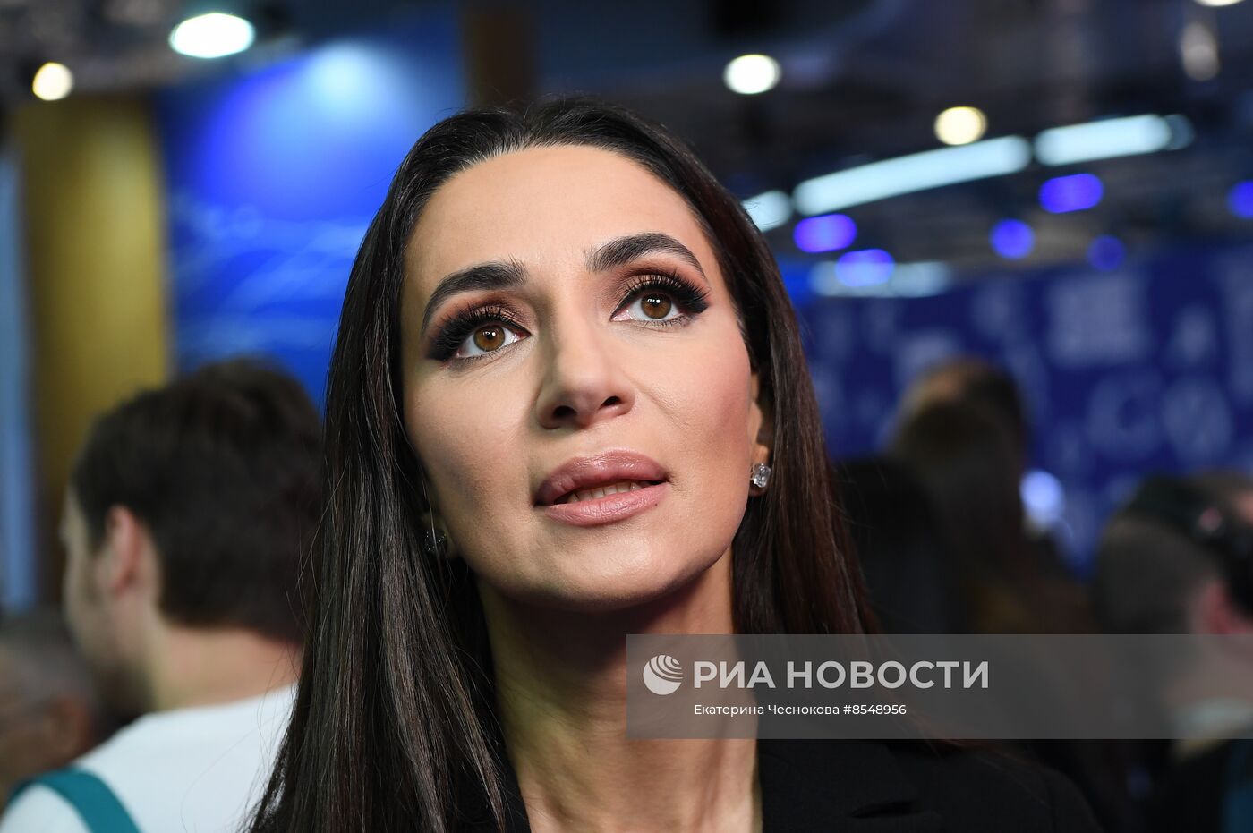 Работа выставки "Россия"