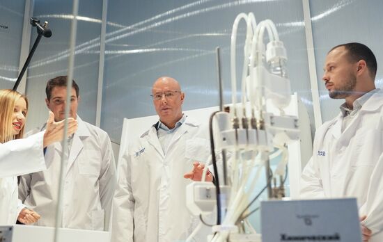 Вице-премьер Д. Чернышенко на открытии выставки "Россия"