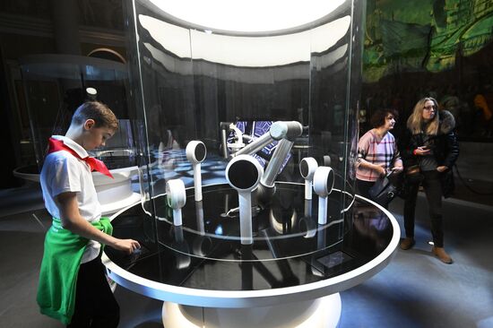 Выставка "Россия". Экспозиция РДДМ и РСВ