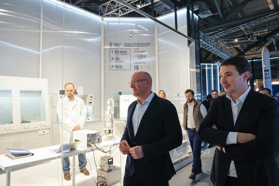 Вице-премьер Д. Чернышенко на открытии выставки "Россия"