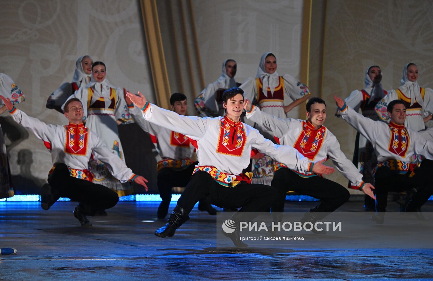 Выставка "Россия". Концерт ко Дню народного единства "Книга народной мудрости"