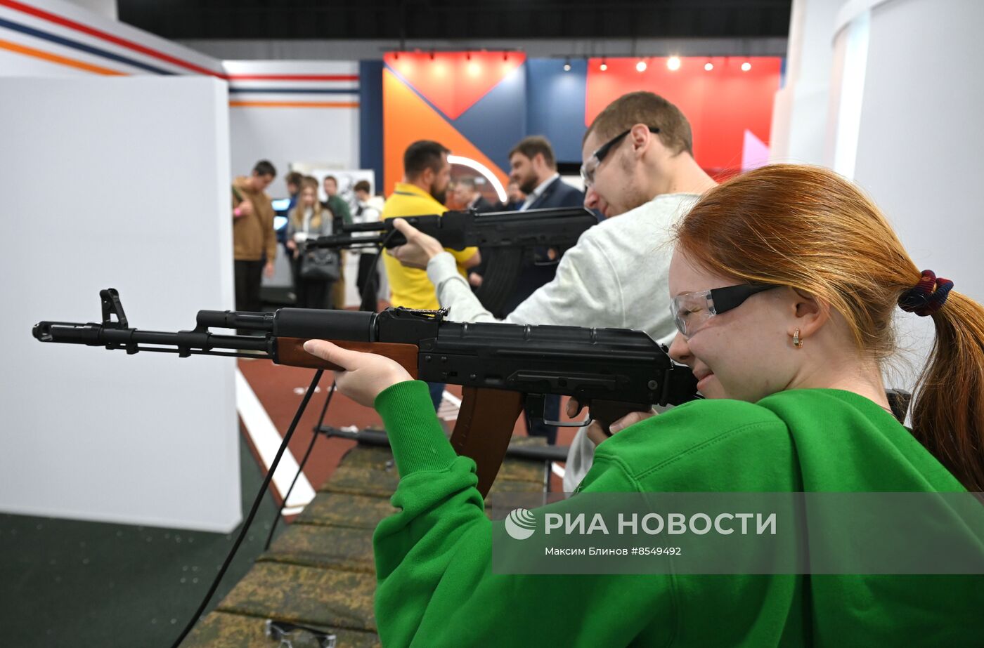 Работа выставки "Россия"